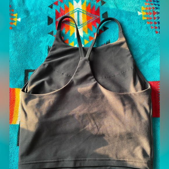 old navy active top - Picture 3 of 3